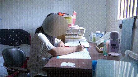 DƬ